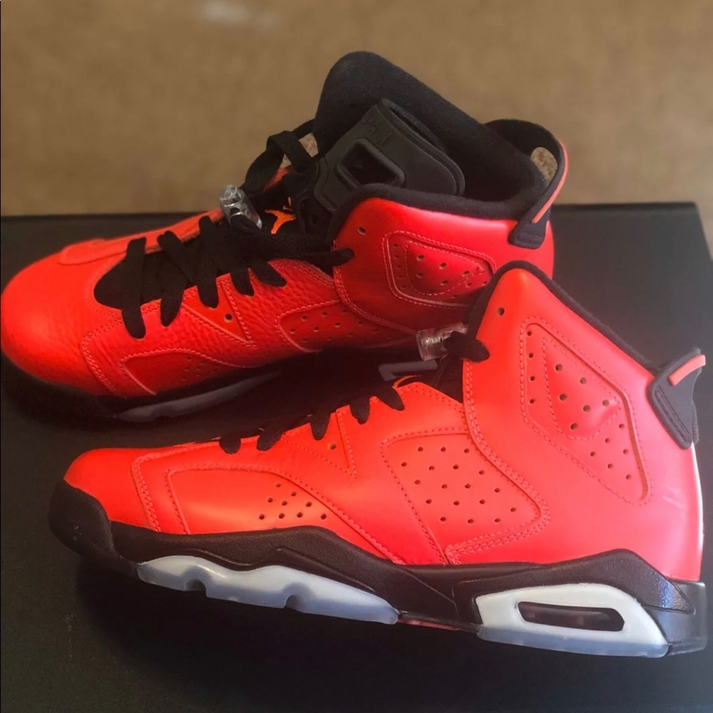 Retro 6 infrared (toro red)